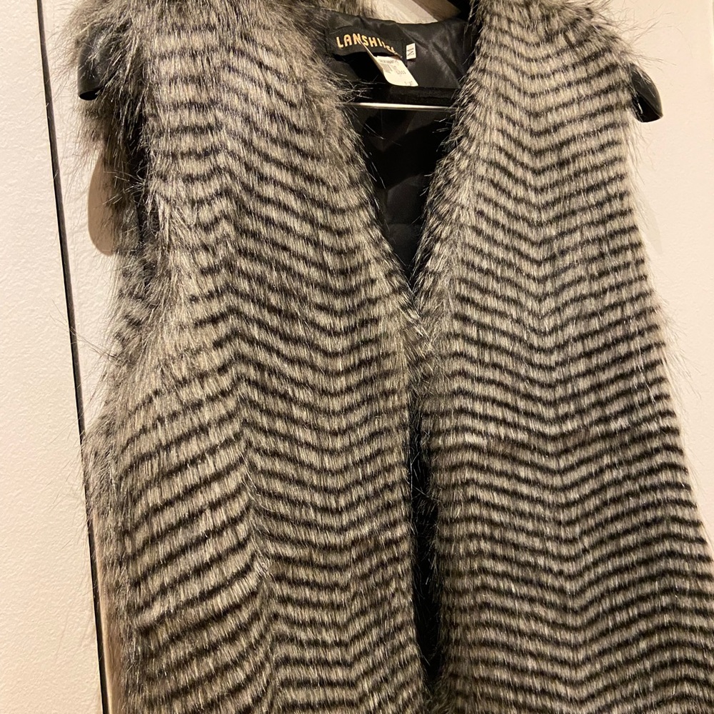 Lanshifei Faux Fur Vest, M, NWT